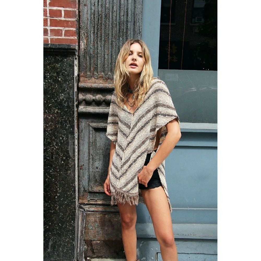NWT FREE PEOPLE FP BEACH Sz XS NEPTUNE FRINGE PULLOVER PONCHO COVERUP TUNIC TOP